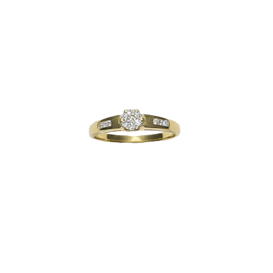 9ct Yellow Gold Cluster ring with diamonds