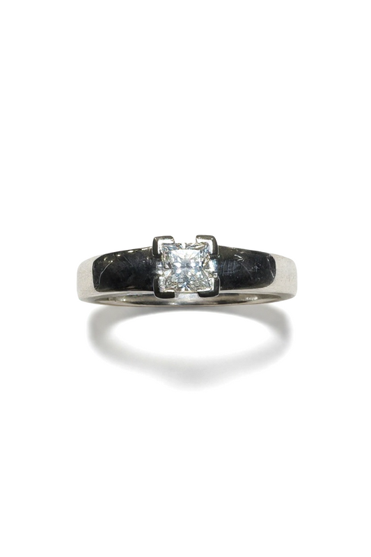 18ct White Gold Princess Cut Solitaire Rings